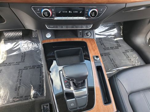 Used 2023 Audi Q5 2.0T Premium w/ Convenience Package image 22