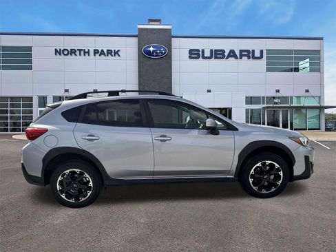 Used 2021 Subaru Crosstrek 2.0i Premium AWD/4WD image 2