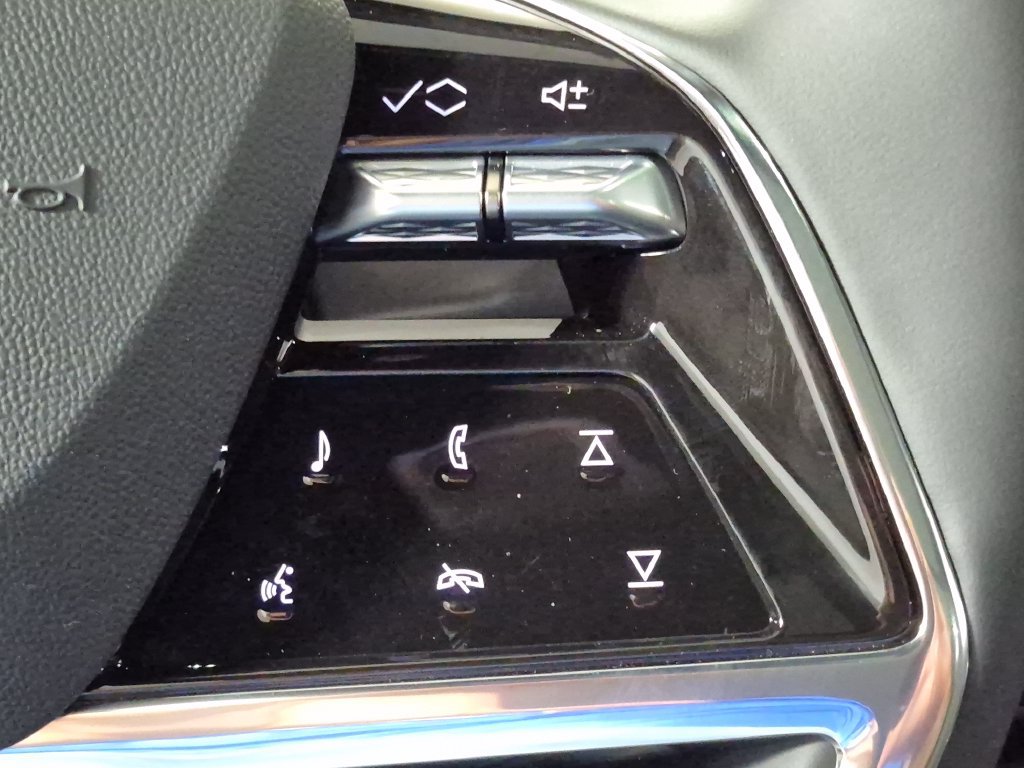 New 2027 Cadillac Vistiq Sport w/ LPO, Floor Liner Package AWD/4WD image 13