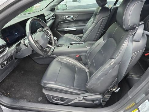 Used 2025 Ford Mustang Premium RWD image 6