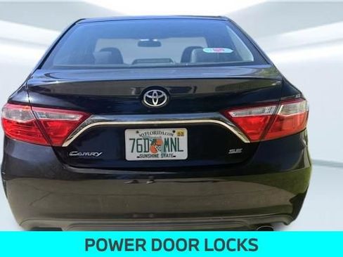 Used 2017 Toyota Camry SE FWD image 10