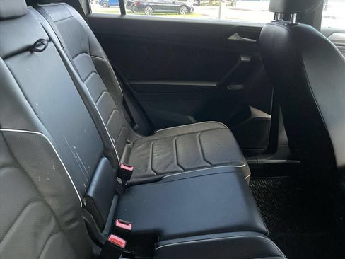 Used 2022 Volkswagen Tiguan SEL R-Line AWD/4WD image 3