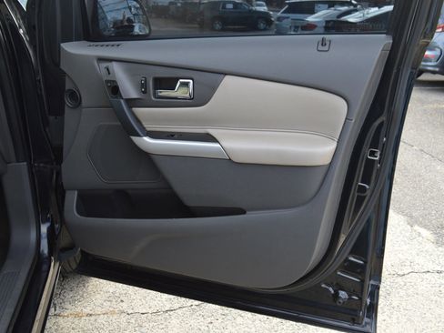 Used 2013 Ford Edge SE image 29