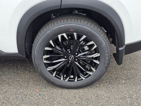 New 2026 Nissan Rogue SV AWD/4WD image 9
