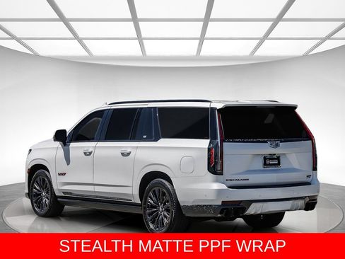 Used 2023 Cadillac Escalade ESV V w/ LPO, ONYX Package AWD/4WD image 2