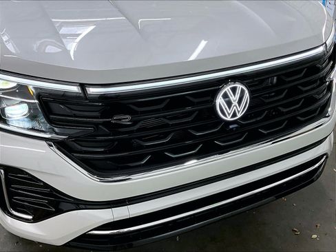 New 2026 Volkswagen Atlas SEL Premium R-Line image 32