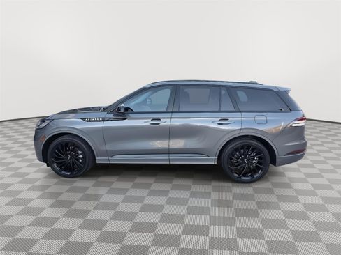 Used 2025 Lincoln Aviator Reserve w/ Equipment Group 201A image 8