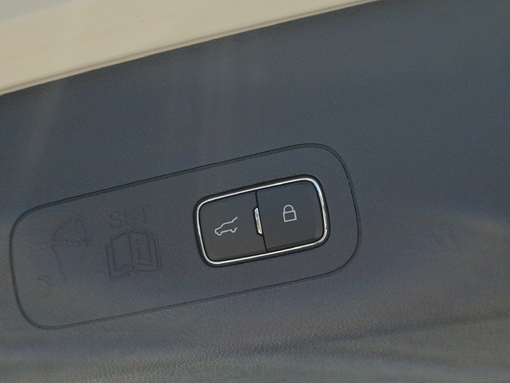 New 2026 Lincoln Aviator AWD image 8