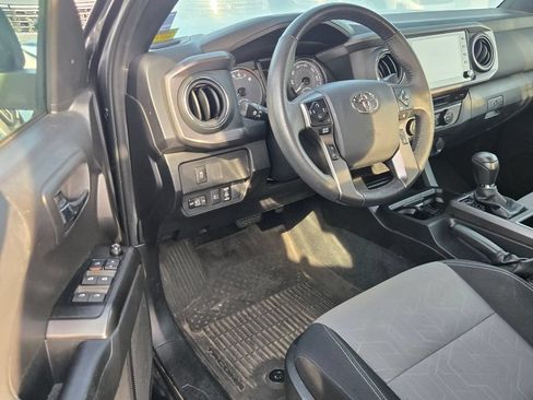 Used 2023 Toyota Tacoma TRD Off-Road AWD/4WD image 9