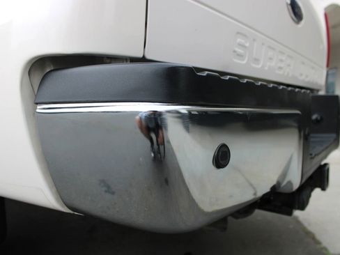 Used 2011 Ford F350 Lariat w/ Lariat Interior Pkg image 11