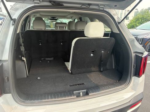 Certified 2024 Kia Sorento S w/ Panoramic Sunroof Package AWD/4WD image 13