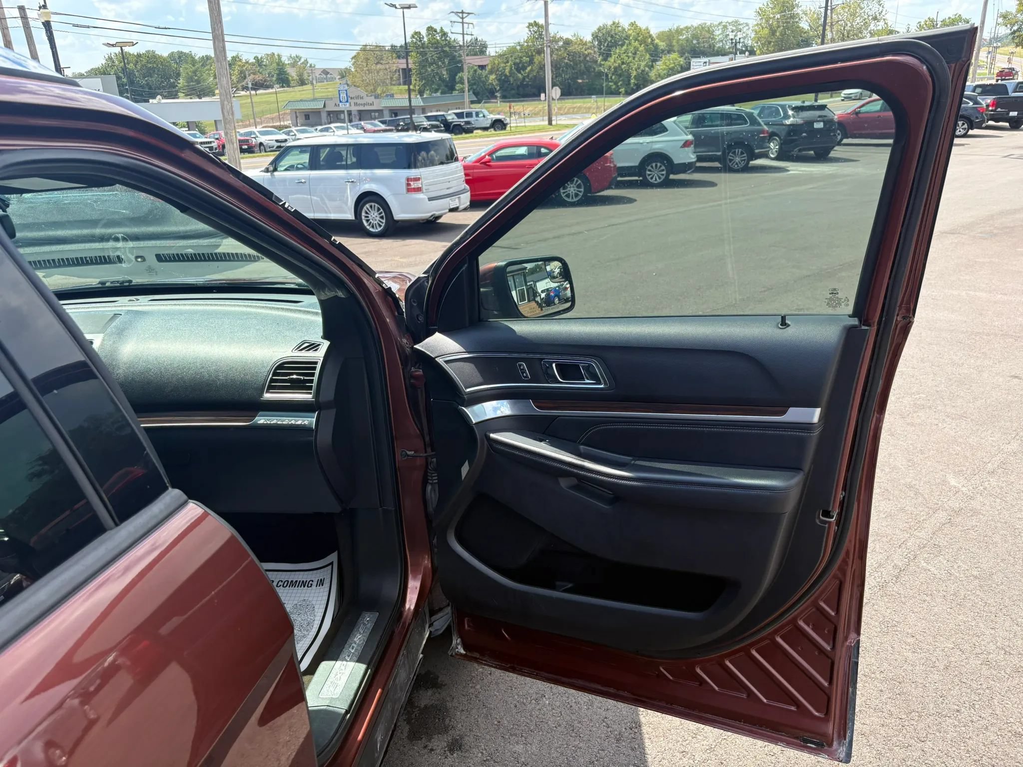 Used 2018 Ford Explorer Limited FWD image 30