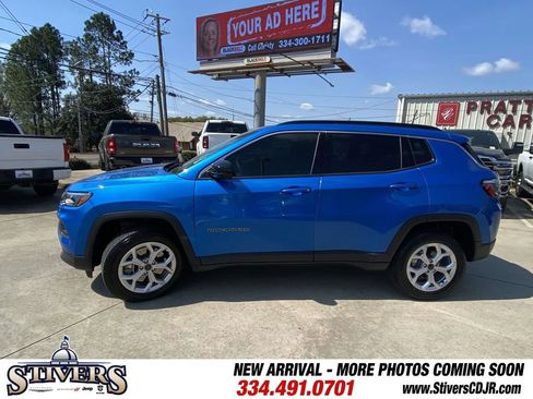 Used 2025 Jeep Compass Latitude image 39