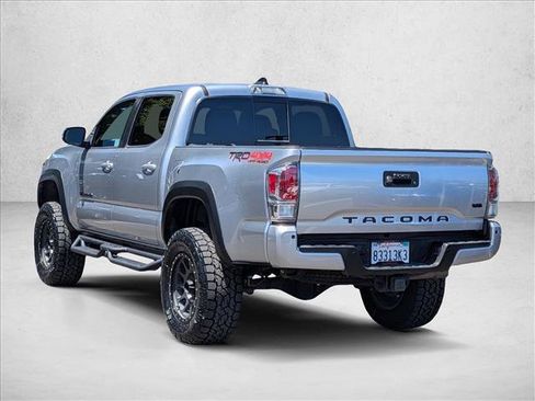 Used 2022 Toyota Tacoma TRD Off-Road w/ TRD Premium Off Road Package AWD/4WD image 8
