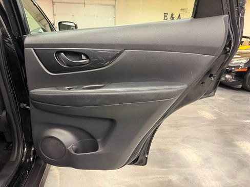 Used 2020 Nissan Rogue S AWD/4WD image 33