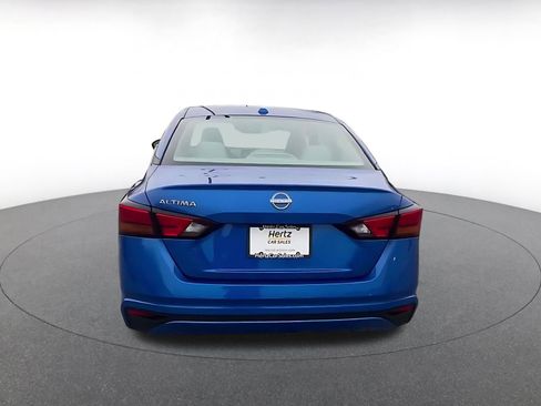 Used 2025 Nissan Altima 2.5 SV image 12