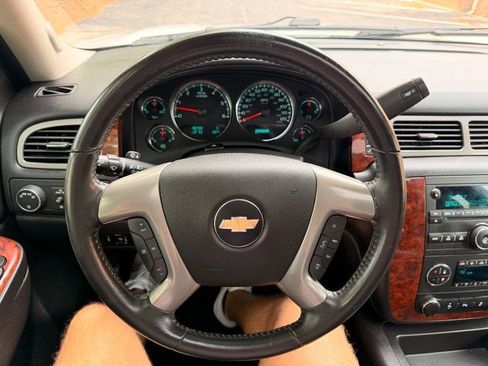 Used 2014 Chevrolet Suburban LT AWD/4WD image 14