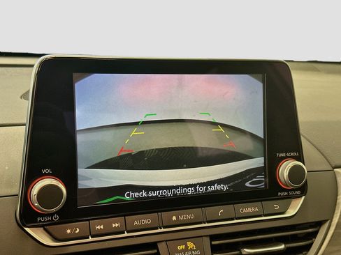 Used 2025 Nissan Altima 2.5 SV FWD image 22