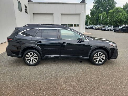 Used 2024 Subaru Outback Premium AWD/4WD image 7