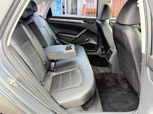 Used 2018 Volkswagen Passat 2.0T SE image 34