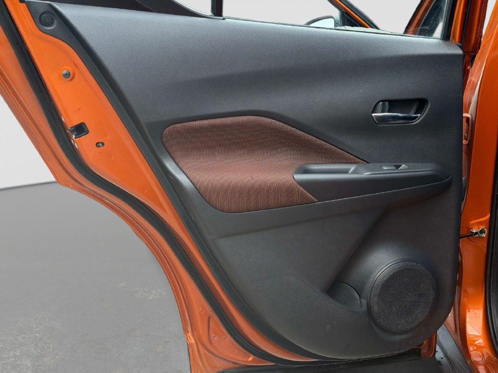 Used 2020 Nissan Kicks SR FWD image 13