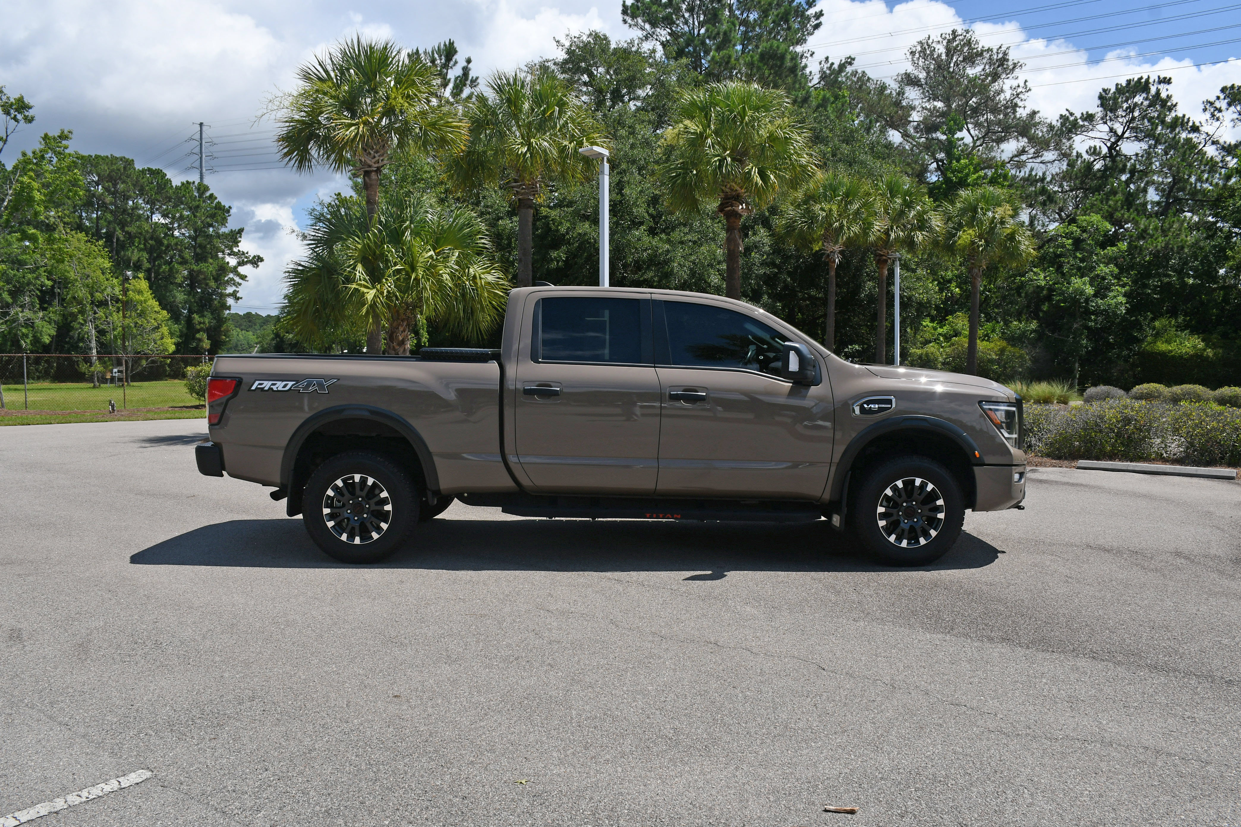 Used 2024 Nissan Titan PRO-4X AWD/4WD image 2