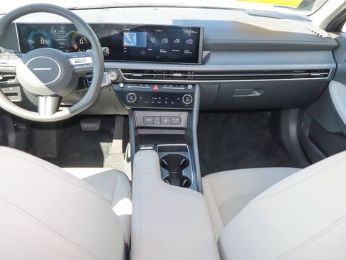 Used 2025 Hyundai Sonata SEL FWD image 10