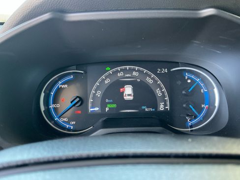 Used 2024 Toyota RAV4 LE AWD/4WD image 10