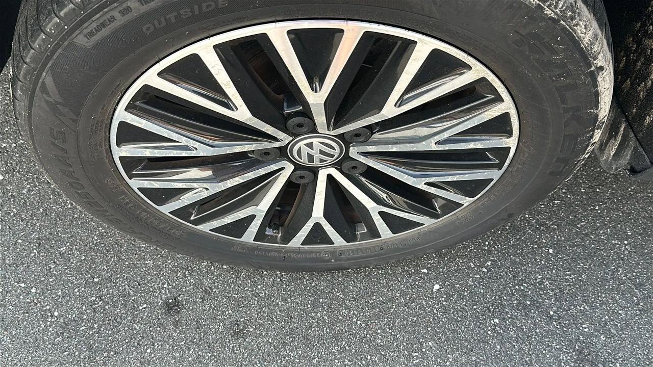 Used 2021 Volkswagen Jetta SE w/ SE Cold Weather Package FWD image 17