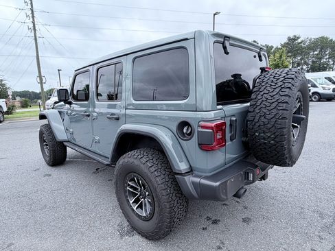 Used 2024 Jeep Wrangler Unlimited Sport AWD/4WD image 7