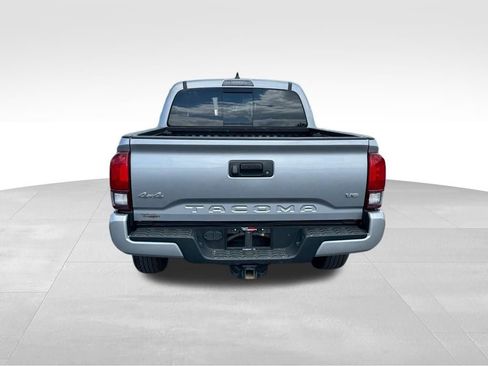 Used 2020 Toyota Tacoma SR5 w/ Technology Package AWD/4WD image 6