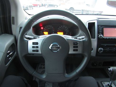 Used 2018 Nissan Frontier SV image 15