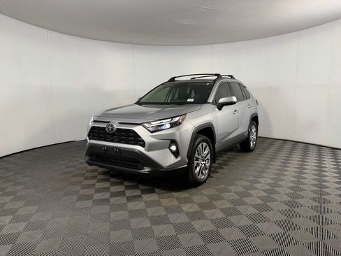 Used 2025 Toyota RAV4 XLE Premium image 7