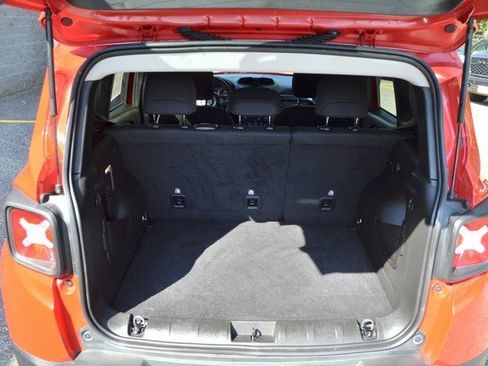 Used 2022 Jeep Renegade Latitude image 37