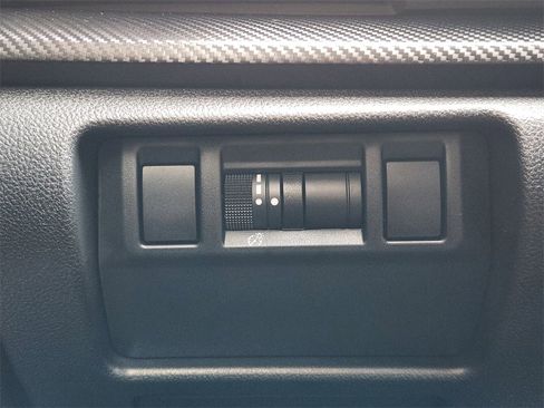 Certified 2024 Subaru Crosstrek 2.0i Premium image 17