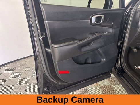 Used 2022 Kia Sorento S image 8