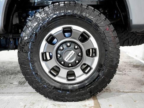 Used 2023 Ford F350 Platinum w/ Tremor Off-Road Package AWD/4WD image 35
