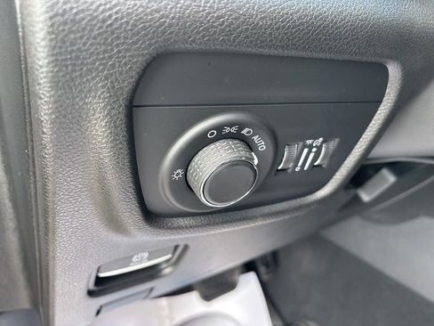 Used 2022 Jeep Grand Cherokee Altitude image 18