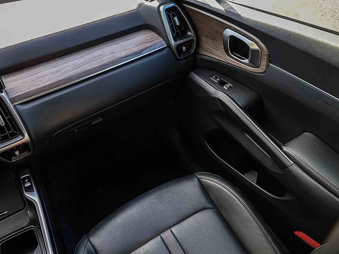 Certified 2023 Kia Sorento S image 17