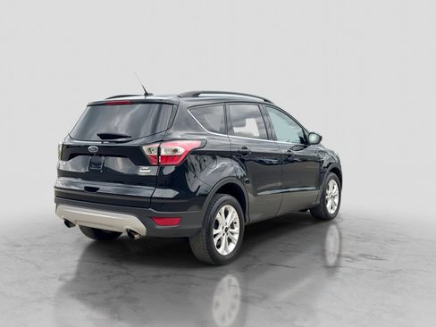 Used 2017 Ford Escape SE w/ Equipment Group 201A FWD image 7