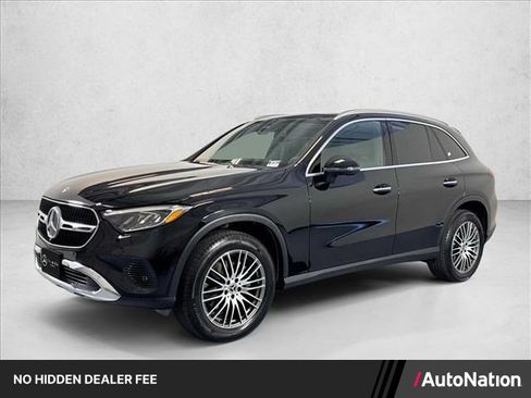 Used 2025 Mercedes-Benz GLC 300 image 1