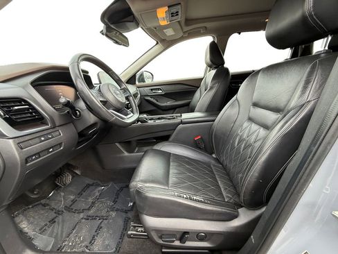 Used 2021 Nissan Rogue Platinum image 9