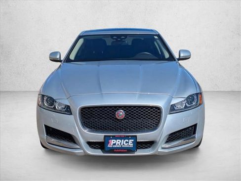 Used 2017 Jaguar XF 35t image 2