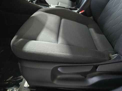 Used 2025 Toyota Corolla LE FWD image 29