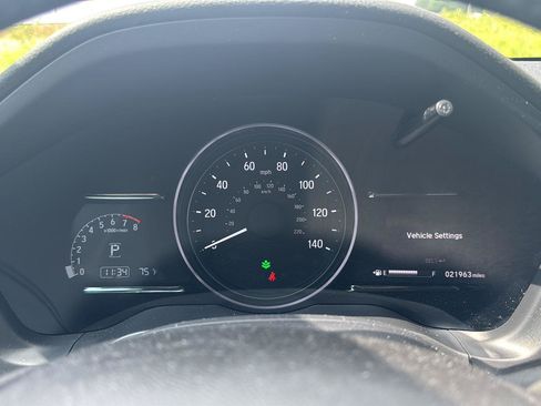 Used 2021 Honda HR-V EX-L image 14