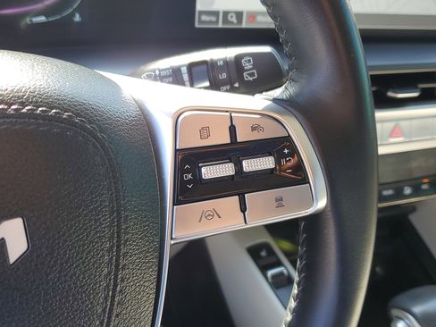 Used 2025 Kia Telluride S image 16