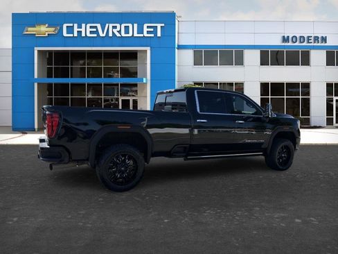 Used 2021 GMC Sierra 3500 Denali w/ Denali Black Diamond Edition AWD/4WD image 4