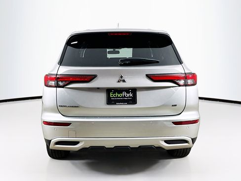 Used 2023 Mitsubishi Outlander SE image 7