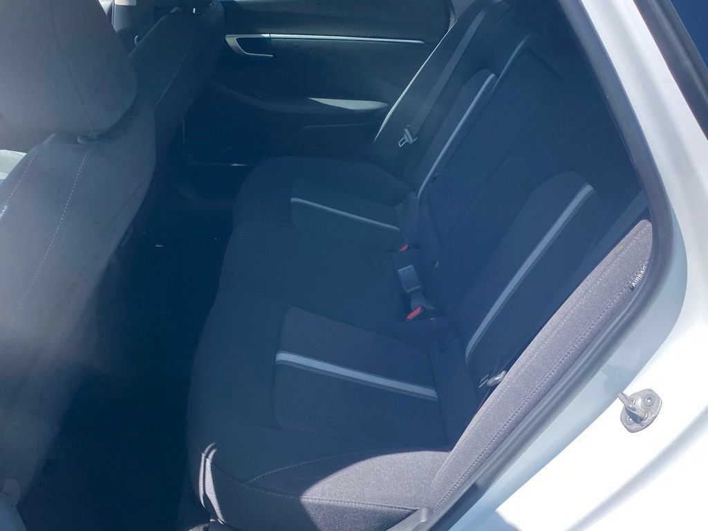 Used 2025 Hyundai Sonata SEL FWD image 8