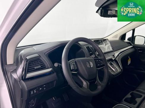 New 2026 Honda Odyssey Touring image 10